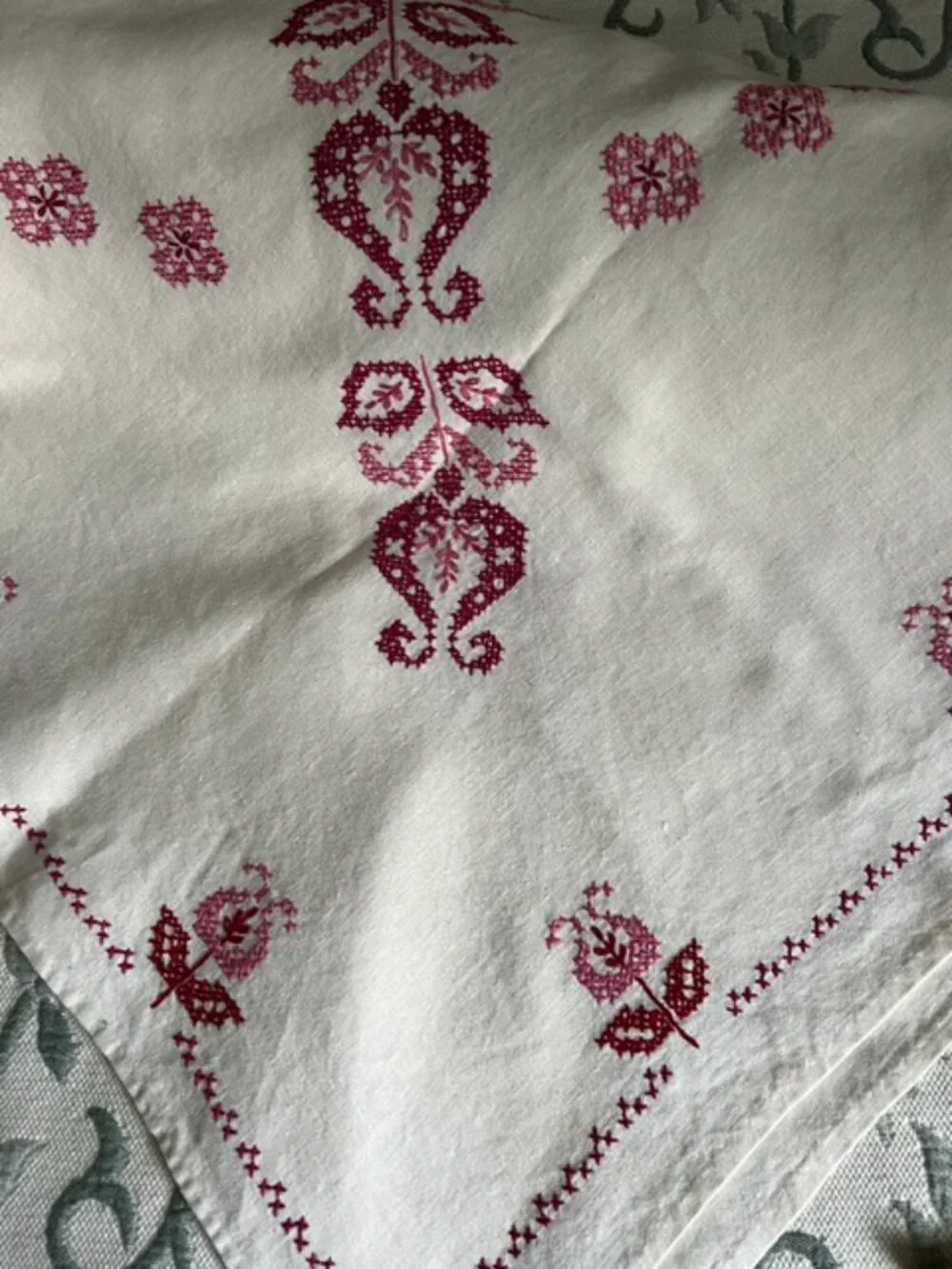 Handmade Cross Stich Embroidered Linen Square Tablecloth White & Red 48
